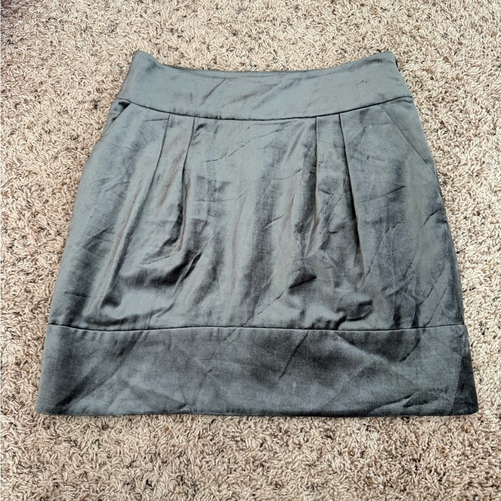 Club Monaco Women’s Metallic Grey Velvet Mini Skirt Banded Waist A Line Sz 4